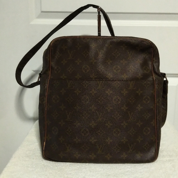 Authentic Louis Vuitton Vintage GM Messenger Bag - Picture 1 of 11